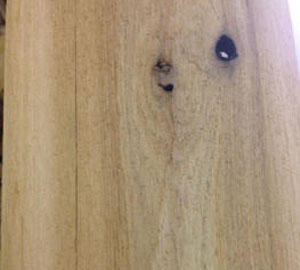 Cedar Missing Knots Splits